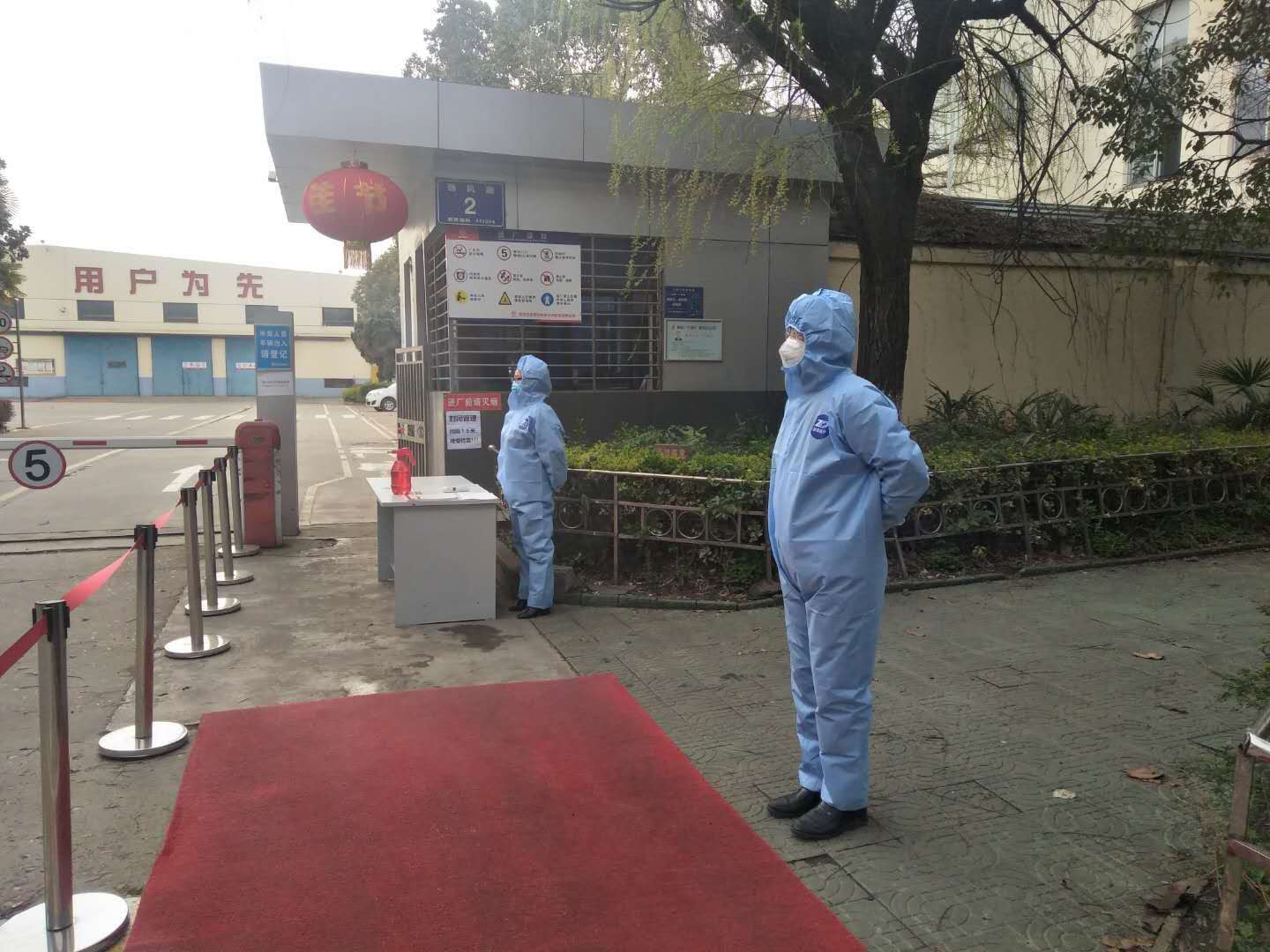 2020年疫情期間，湖北獵鷹保安公司疫情防控現(xiàn)場(chǎng)